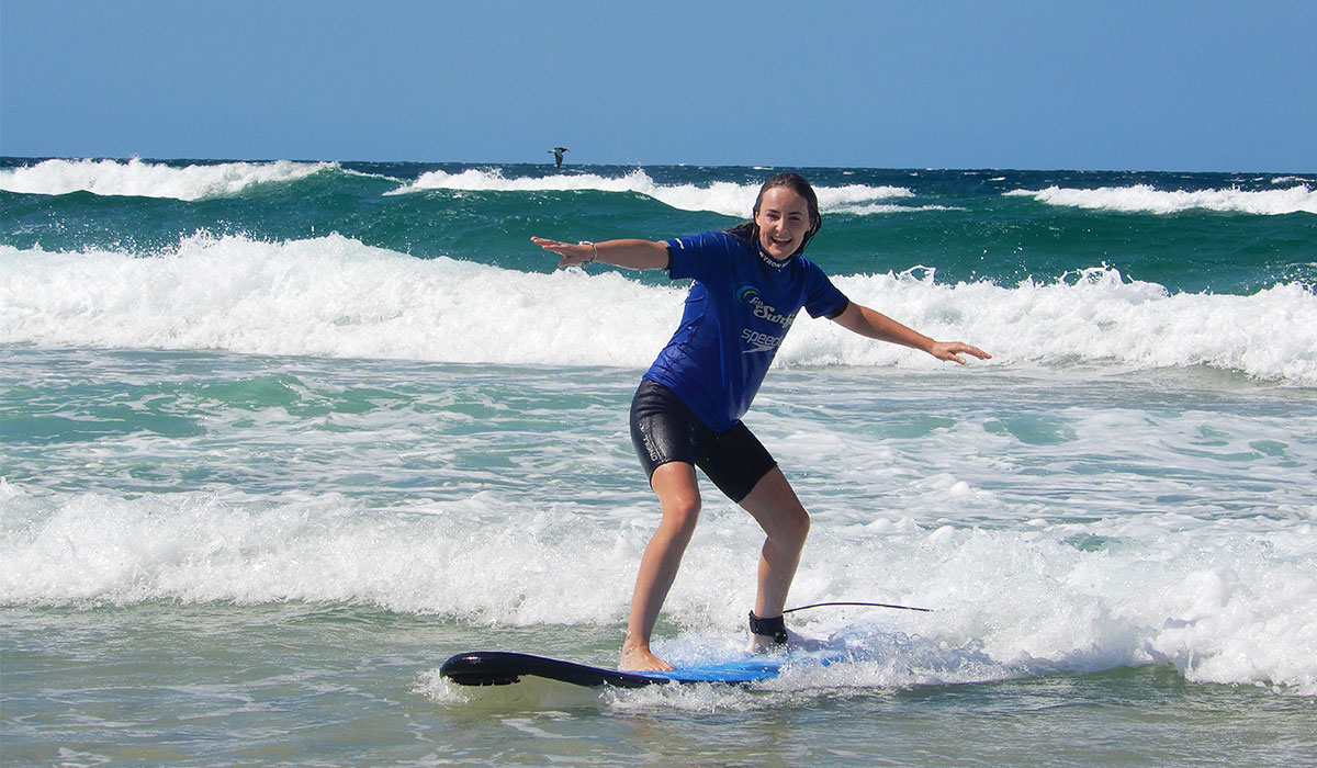 LEARN TO SURF ON YOUR AUSSIE GAP YEAR