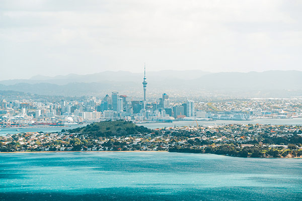  ARRIVE  AUCKLAND
