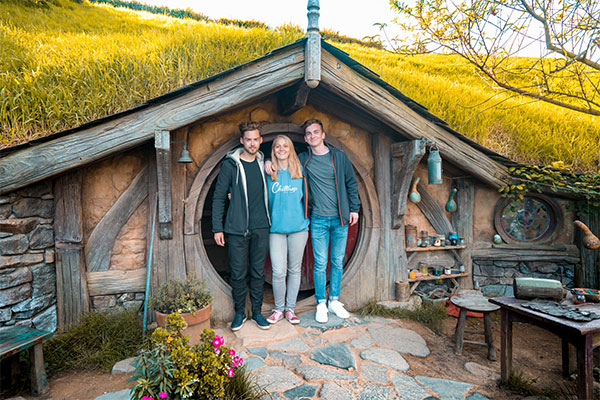  DAY 4 – 5  HOBBITON & ROTORUA 