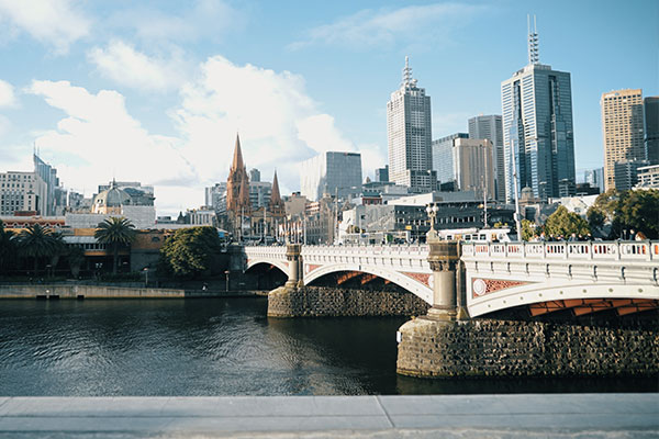 ARRIVE MELBOURNE BEFORE THE TOUR