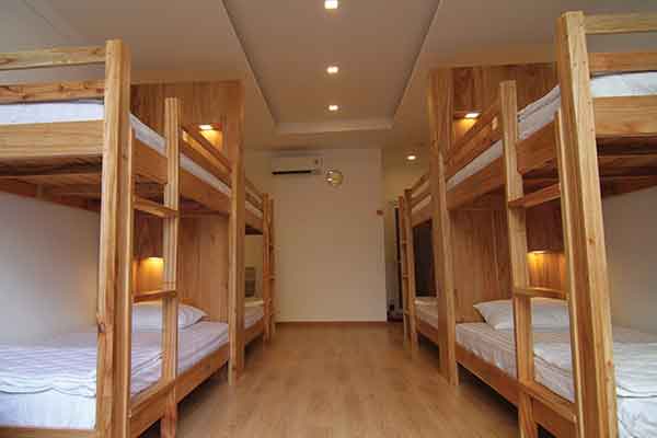 Vietnam-Group-Tour-Hostels