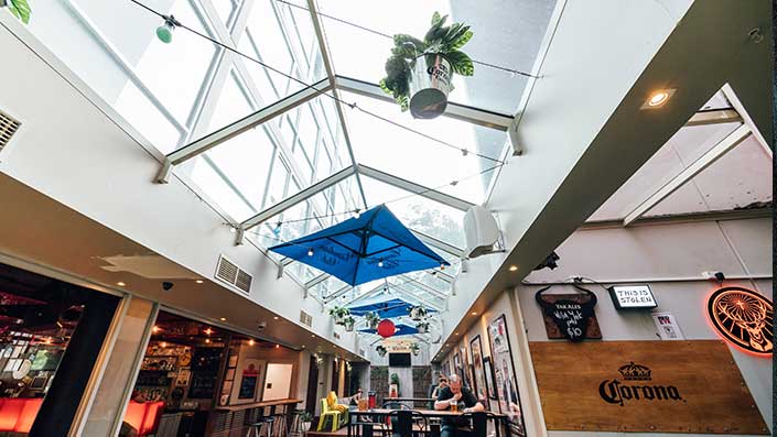 ULTIMATE Melbourne Group Adventure St-Kilda-Nomads-Atrium