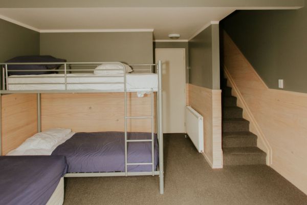 new zealand group tour accomodation