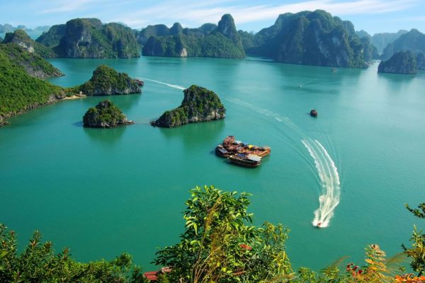 backpacker tours vietnam