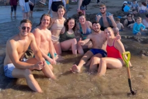 New Zealand Group Tour hot water beach