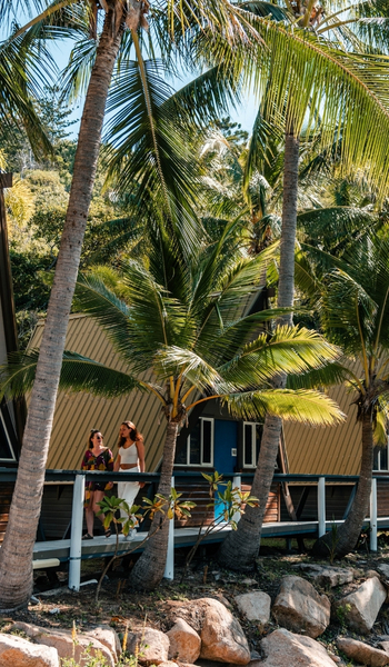 girls-tour-magnetic-island