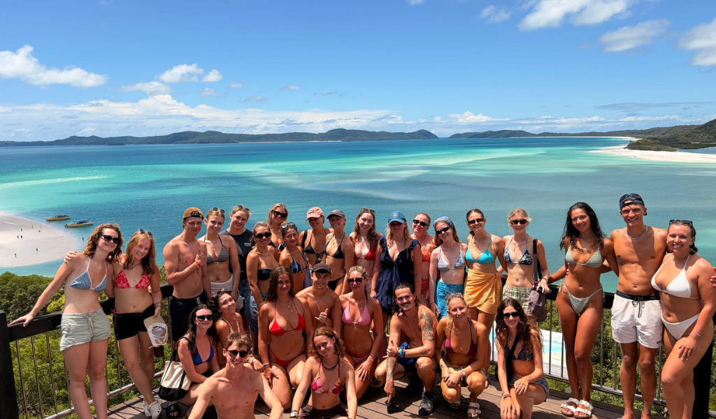 fully-guided-vs-semi-guided-tours